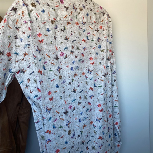 NEW - Men’s Butterfly button down - Picture 3 of 3